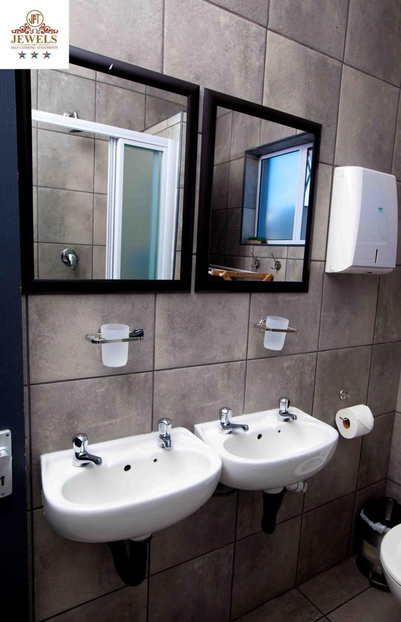 Bed and Breakfast Jft Self Catering Units East London Exteriér fotografie